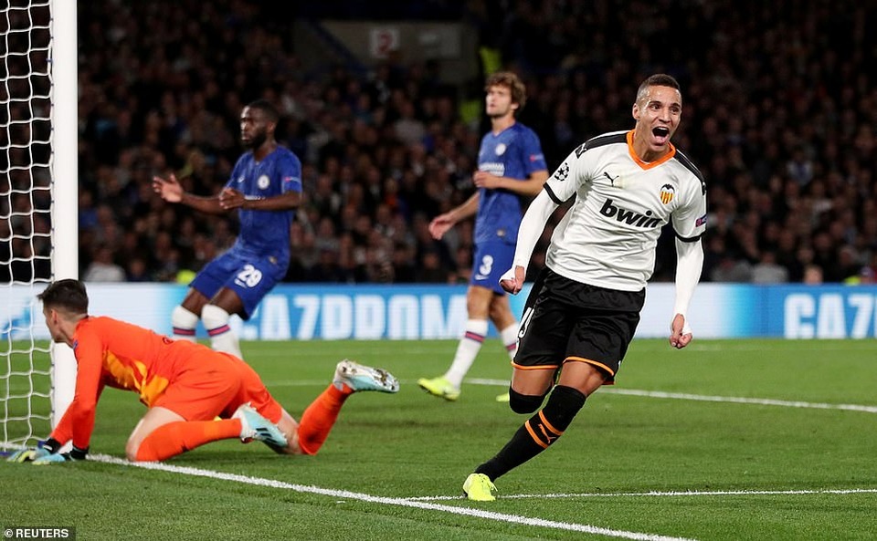 Chelsea 0-1 Valencia: Lampard lại khởi đầu tồi tệ - 2 Chelsea 0-1 Valencia: Lampard lại khởi đầu tồi tệ - 2