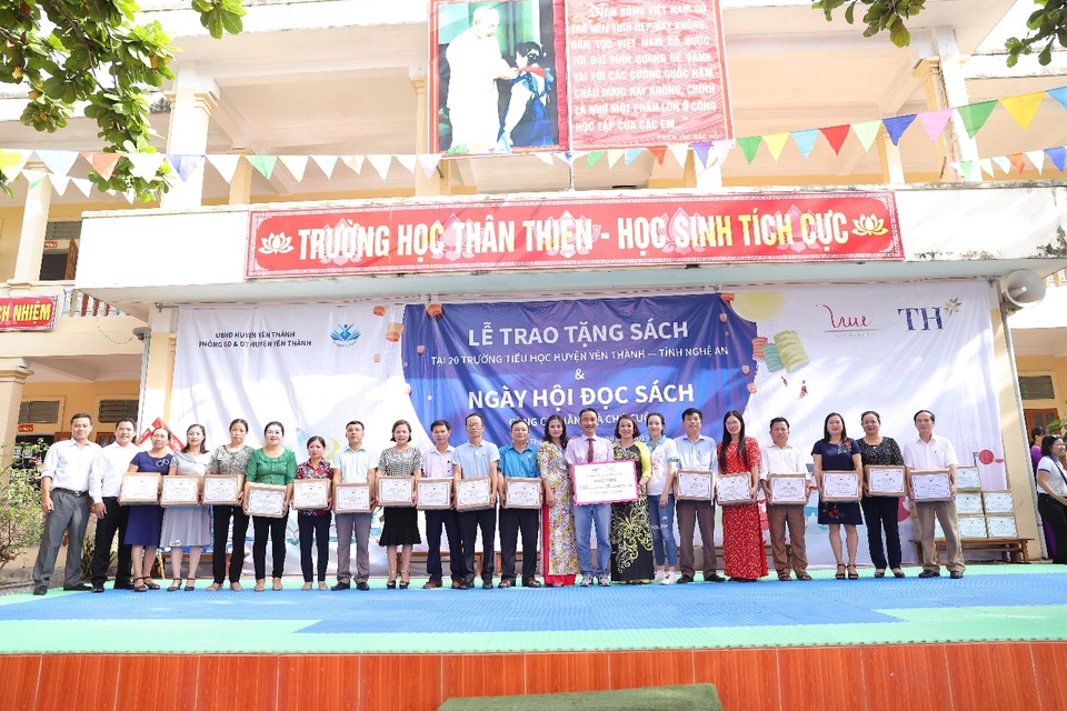 Thêm 20 trường Tiểu học tại Nghệ An hưởng lợi từ việc trang bị tủ sách trong nhà trường - 3 Thêm 20 trường Tiểu học tại Nghệ An hưởng lợi từ việc trang bị tủ sách trong nhà trường - 3
