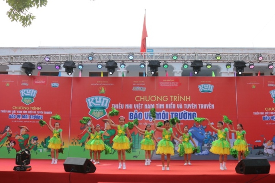Tưng bừng lễ phát động Thiếu nhi Việt Nam tìm hiểu và tuyên truyền bảo vệ môi trường - 1 Tưng bừng lễ phát động Thiếu nhi Việt Nam tìm hiểu và tuyên truyền bảo vệ môi trường - 1
