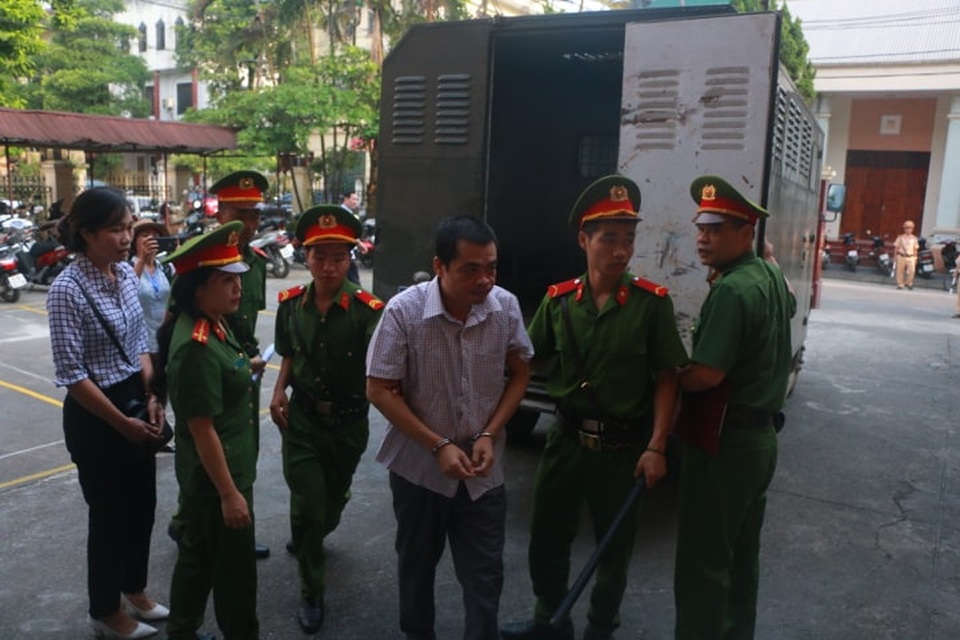 122 người liên quan vắng mặt trong phiên xử vụ gian lận điểm thi ở Hà Giang - 7 122 người liên quan vắng mặt trong phiên xử vụ gian lận điểm thi ở Hà Giang - 7