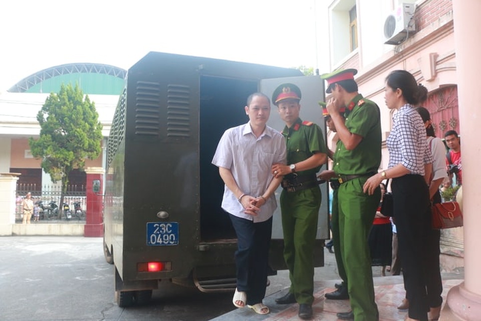 Sáng nay xét xử 5 bị cáo trong vụ gian lận điểm thi ở Hà Giang - 3 Sáng nay xét xử 5 bị cáo trong vụ gian lận điểm thi ở Hà Giang - 3