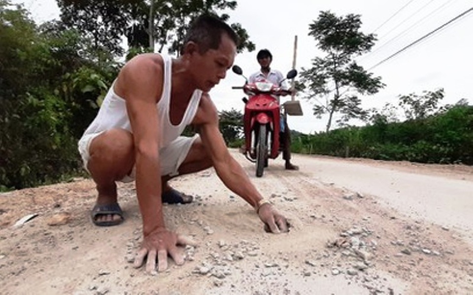 Dự án 135 chưa bàn giao đã hỏng: Chính quyền lý giải “lạ” - 5