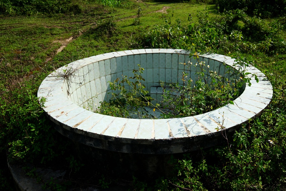 khu du lịch bỏ hoang copy.jpg khu du lịch bỏ hoang copy.jpg