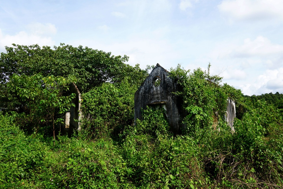 khu du lịch bỏ hoang copy.jpg khu du lịch bỏ hoang copy.jpg