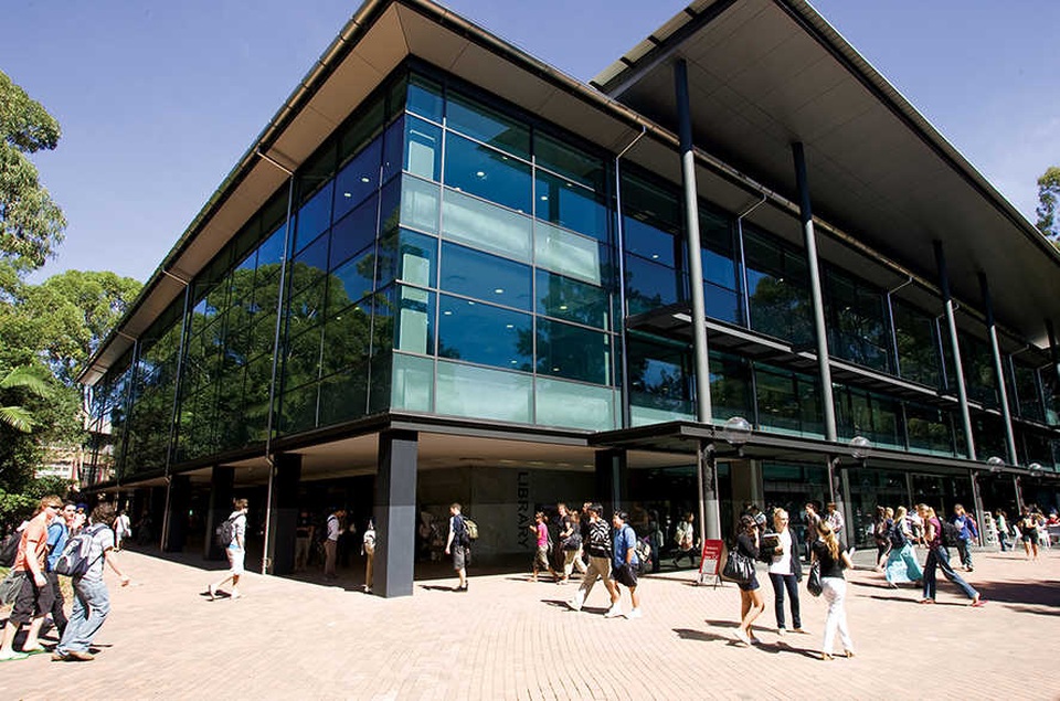 Trao đổi trực tiếp về học bổng 30%-50% học phí năm 2020 - University of Wollongong, Úc - 1 Trao đổi trực tiếp về học bổng 30%-50% học phí năm 2020 - University of Wollongong, Úc - 1
