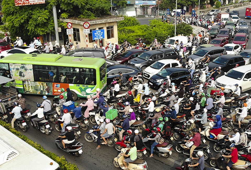 Đường dự kiến mở làn riêng cho xe buýt: Giao thông nghẹt thở - 5 Đường dự kiến mở làn riêng cho xe buýt: Giao thông nghẹt thở - 5