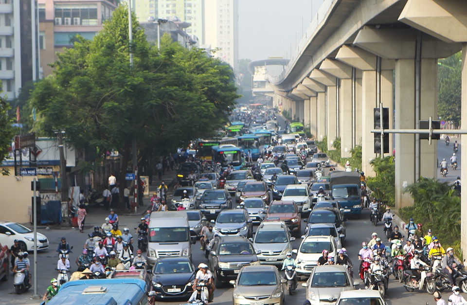 Đường dự kiến mở làn riêng cho xe buýt: Giao thông nghẹt thở - 2 Đường dự kiến mở làn riêng cho xe buýt: Giao thông nghẹt thở - 2