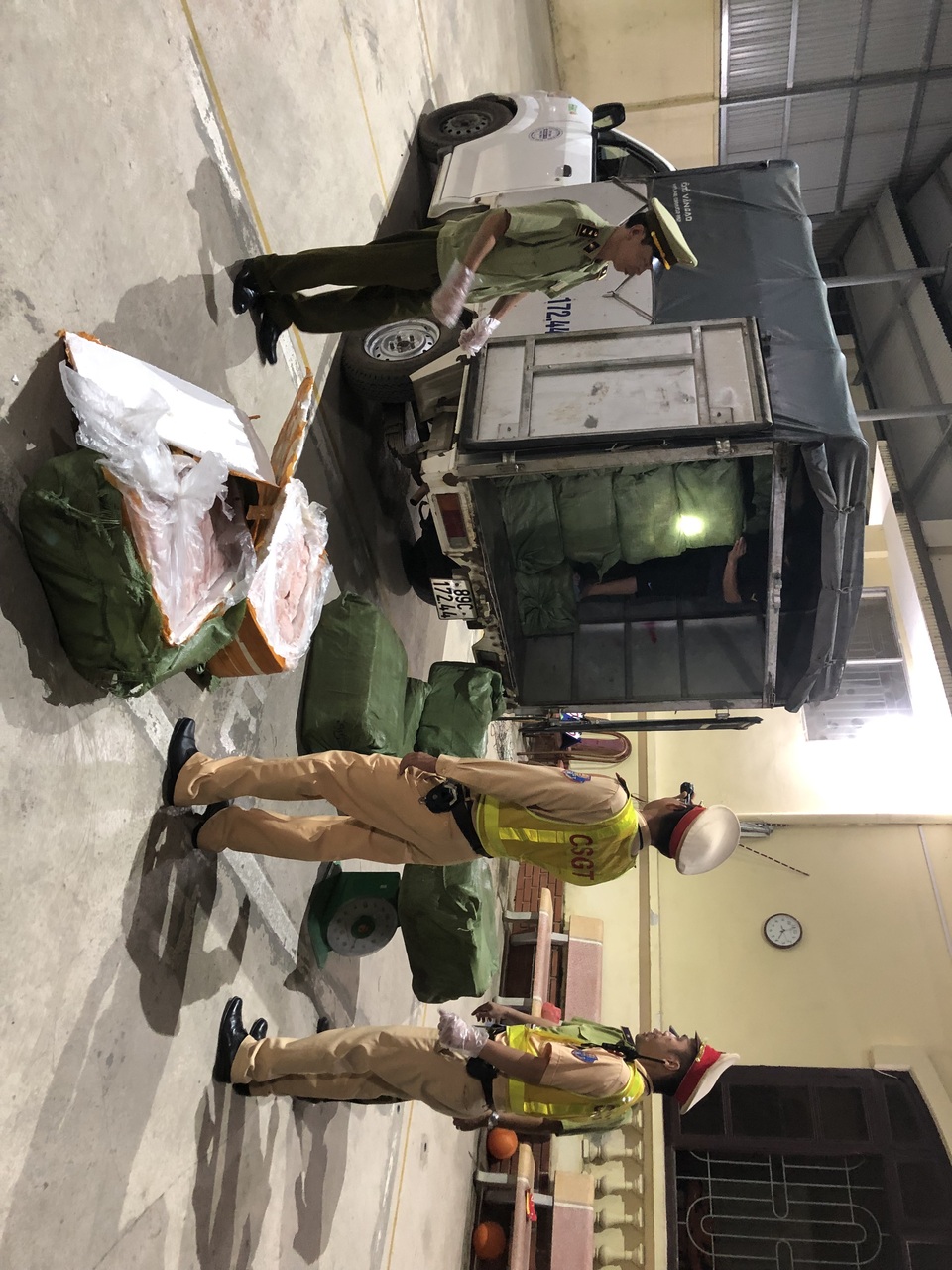 Hơn 5 tấn nầm lợn nhập lậu Trung Quốc chảy nước hôi thối bị bắt giữ - 1 Hơn 5 tấn nầm lợn nhập lậu Trung Quốc chảy nước hôi thối bị bắt giữ - 1