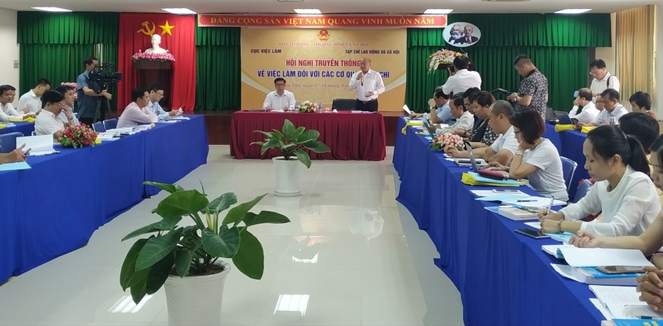 Người lao động hiểu thêm về bảo hiểm thất nghiệp từ thông tin của báo chí - 1 Người lao động hiểu thêm về bảo hiểm thất nghiệp từ thông tin của báo chí - 1