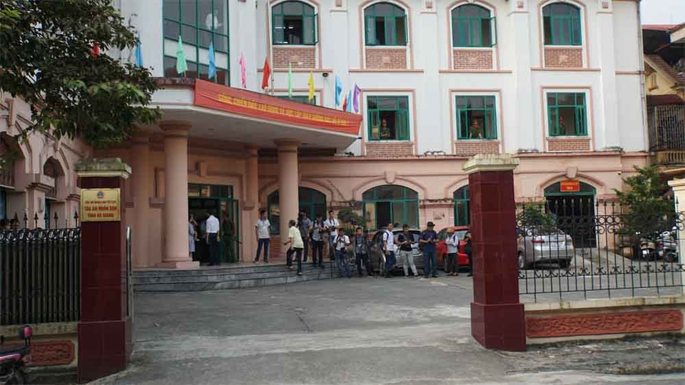122 người liên quan vắng mặt trong phiên xử vụ gian lận điểm thi ở Hà Giang - 6 122 người liên quan vắng mặt trong phiên xử vụ gian lận điểm thi ở Hà Giang - 6