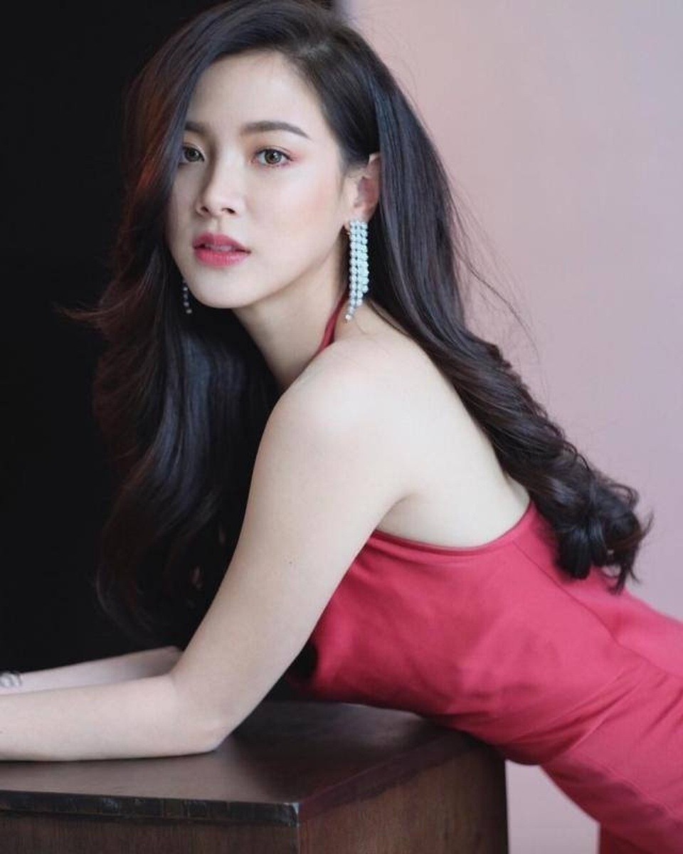 BTV Mai Ngọc VTV giống mỹ nhân phim Thái Chiếc lá cuốn bay - 3 BTV Mai Ngọc VTV giống mỹ nhân phim Thái Chiếc lá cuốn bay - 3