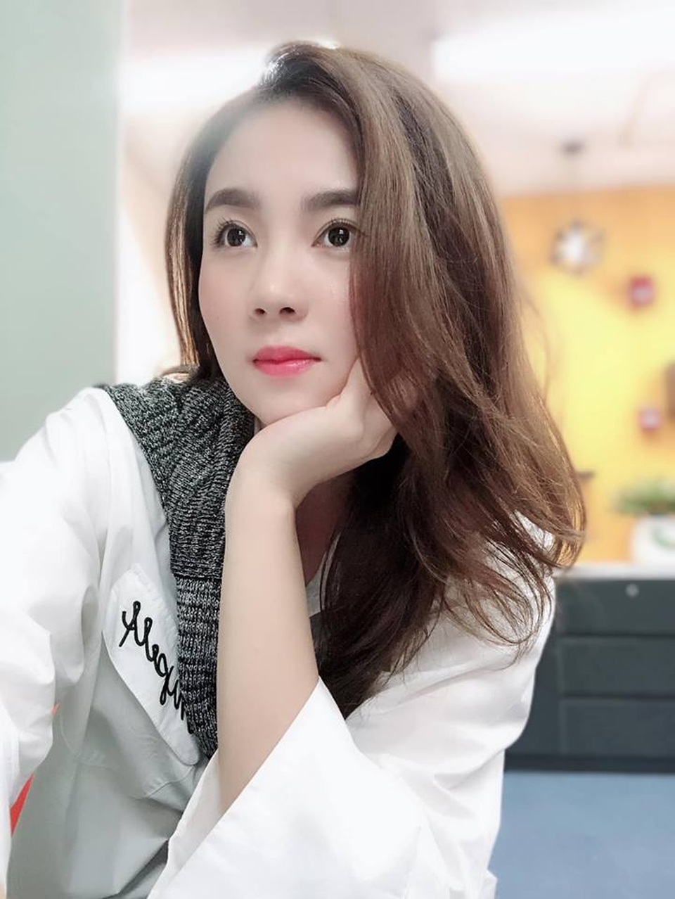 BTV Mai Ngọc VTV giống mỹ nhân phim Thái Chiếc lá cuốn bay - 11 BTV Mai Ngọc VTV giống mỹ nhân phim Thái Chiếc lá cuốn bay - 11
