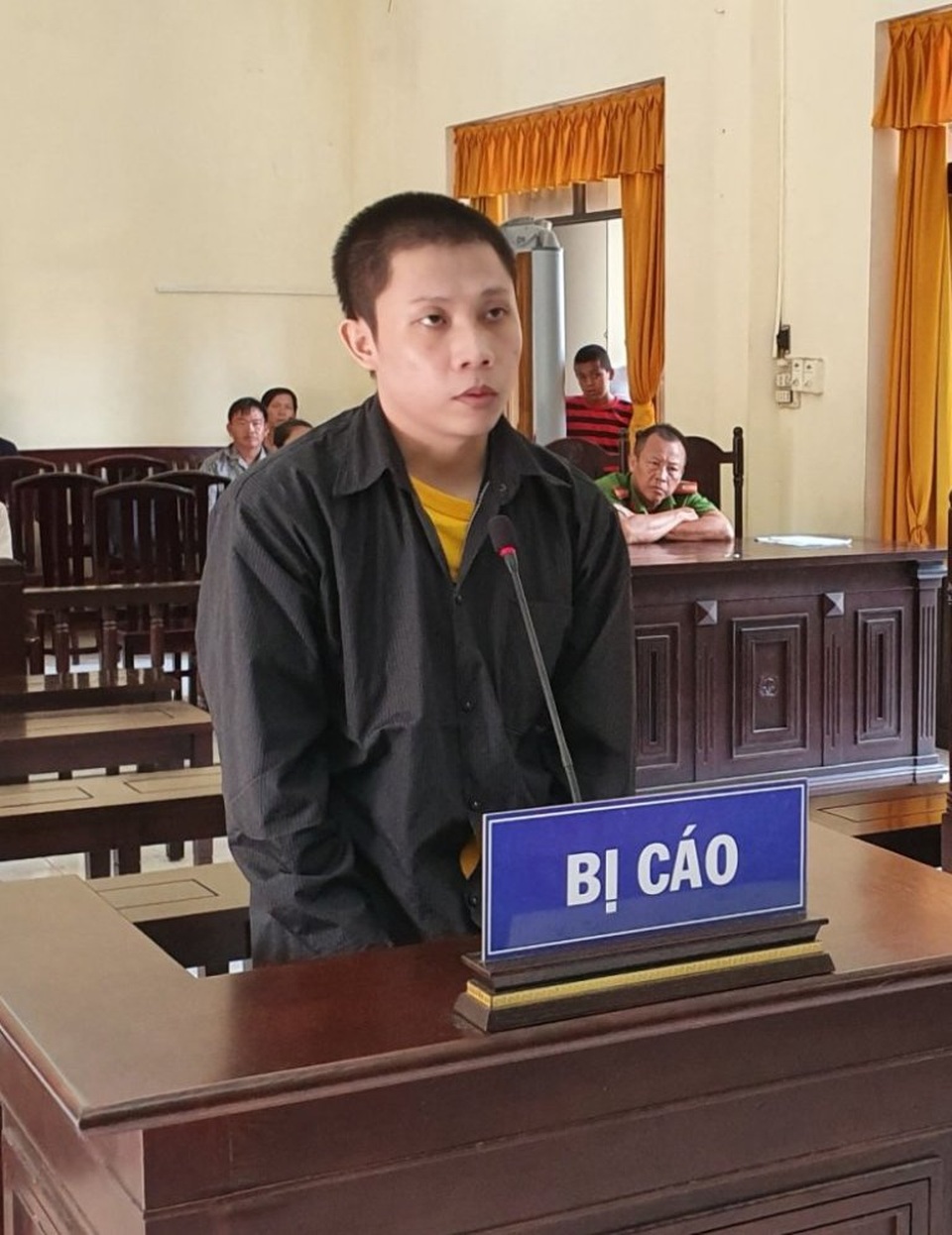 Người chết, người bị thương, kẻ vào tù vì điếu thuốc lá điện tử - 1