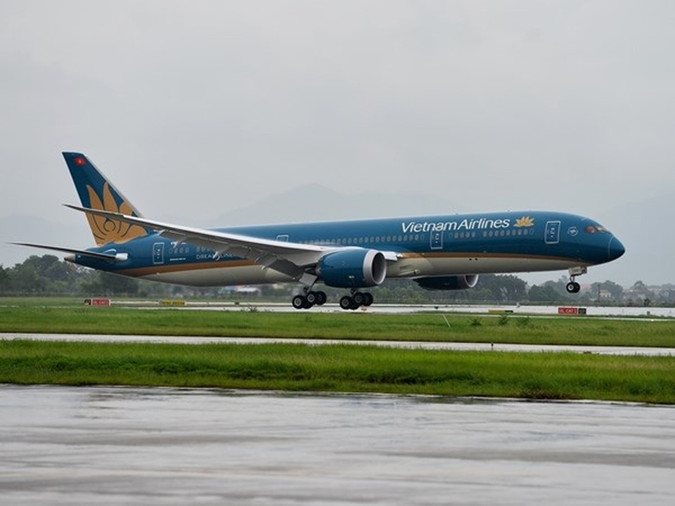 “Siêu máy bay” Vietnam Airlines va đập với ống lồng khi sắp cất cánh rời Moscow - 1 “Siêu máy bay” Vietnam Airlines va đập với ống lồng khi sắp cất cánh rời Moscow - 1