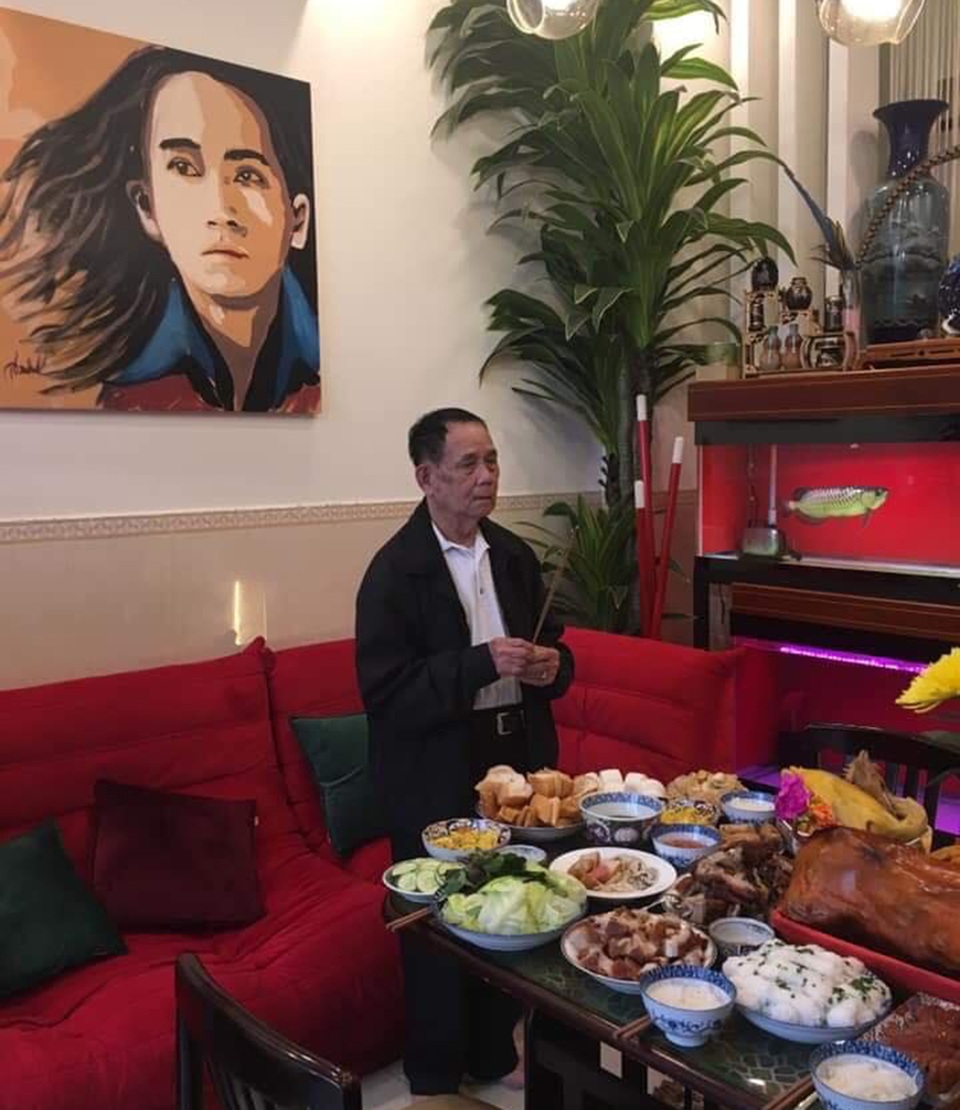 Bố và em gái về Việt Nam làm giỗ cho cố nghệ sĩ Minh Thuận - 1 Bố và em gái về Việt Nam làm giỗ cho cố nghệ sĩ Minh Thuận - 1