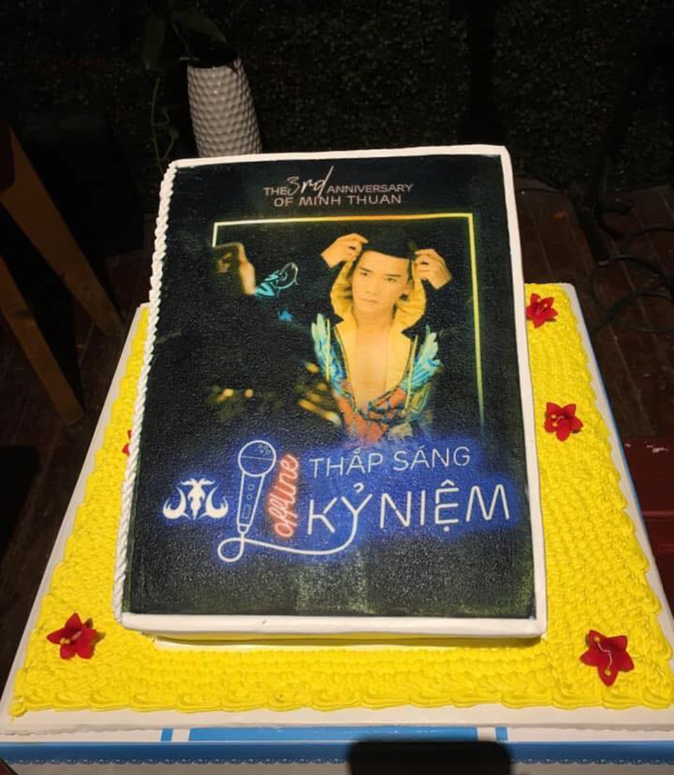 Bố và em gái về Việt Nam làm giỗ cho cố nghệ sĩ Minh Thuận - 5 Bố và em gái về Việt Nam làm giỗ cho cố nghệ sĩ Minh Thuận - 5