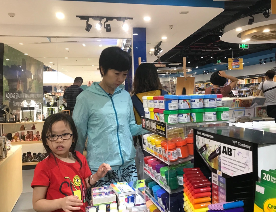 Gánh nặng đầu năm, đụng đến tiền là phụ huynh dễ “nổi xung” - 2 Gánh nặng đầu năm, đụng đến tiền là phụ huynh dễ “nổi xung” - 2