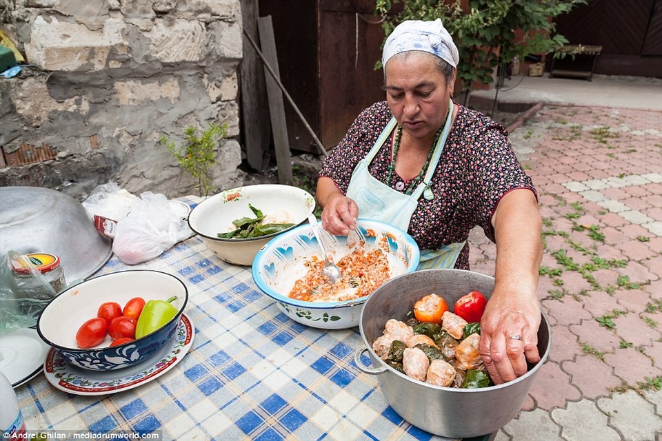 Ngợp mắt với thị trấn giàu có toàn... cung điện xa hoa - 4 Ngợp mắt với thị trấn giàu có toàn... cung điện xa hoa - 4