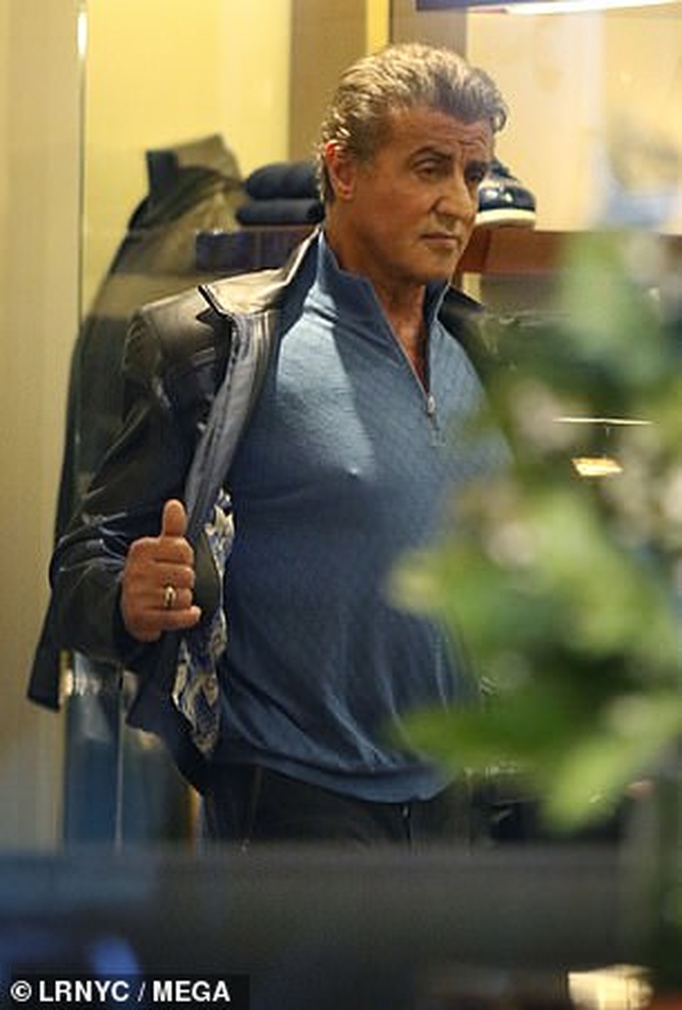 73 tuổi, Rambo Sylvester Stallone vẫn sở hữu thân hình săn chắc - 11 73 tuổi, Rambo Sylvester Stallone vẫn sở hữu thân hình săn chắc - 11