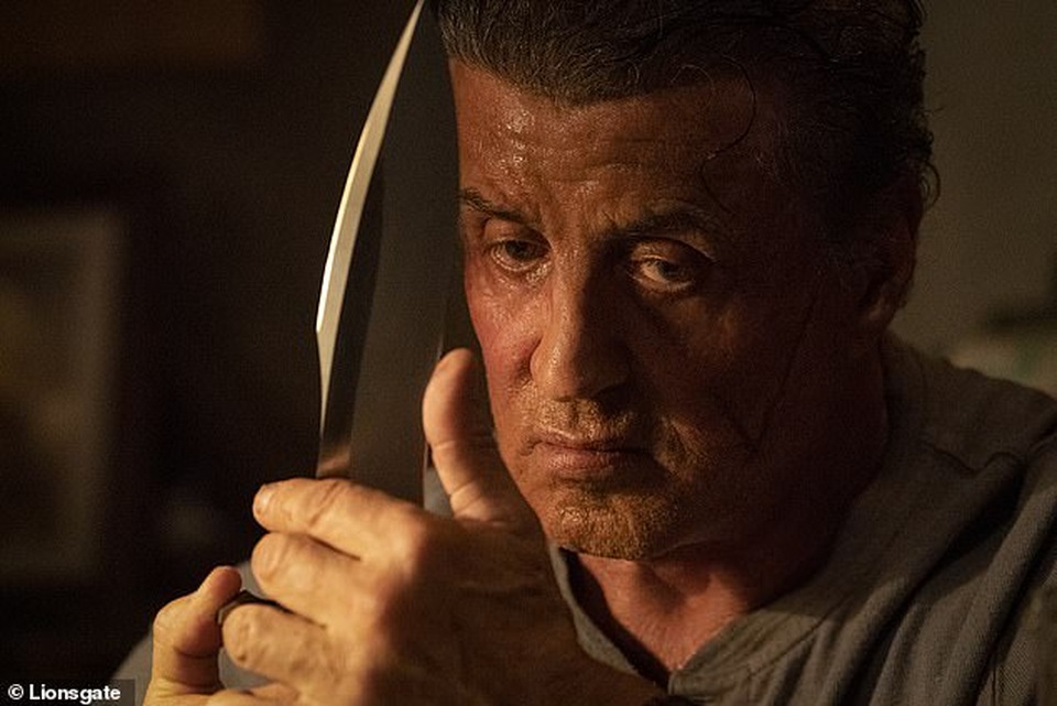 73 tuổi, Rambo Sylvester Stallone vẫn sở hữu thân hình săn chắc - 13 73 tuổi, Rambo Sylvester Stallone vẫn sở hữu thân hình săn chắc - 13