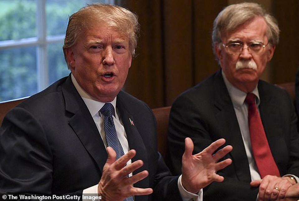 Vừa dứt áo ra đi, cựu cố vấn an ninh Mỹ “nói xấu” Tổng thống Trump - 1 Vừa dứt áo ra đi, cựu cố vấn an ninh Mỹ “nói xấu” Tổng thống Trump - 1