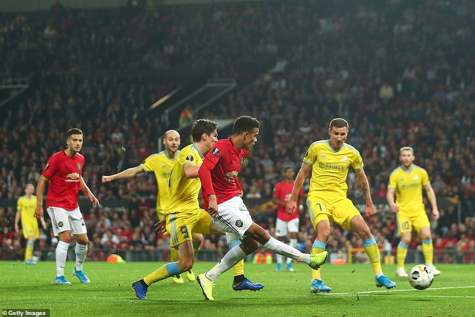 Arsenal thắng đậm Frankfurt, MU chật vật vượt qua “tí hon” - 3 Arsenal thắng đậm Frankfurt, MU chật vật vượt qua “tí hon” - 3