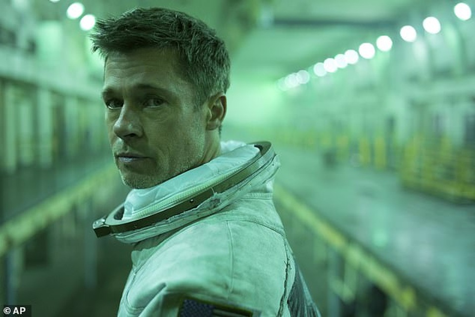 Hóa ra Brad Pitt cũng “so kè” với Geroge Clooney - 3 Hóa ra Brad Pitt cũng “so kè” với Geroge Clooney - 3