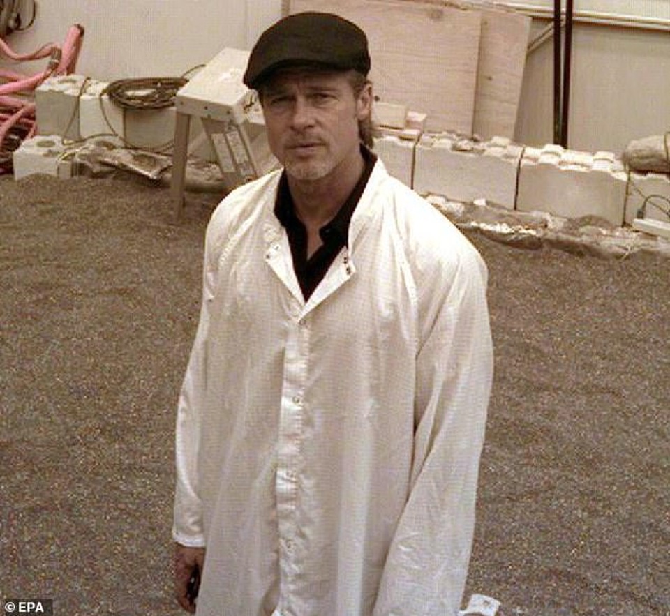 Hóa ra Brad Pitt cũng “so kè” với Geroge Clooney - 5 Hóa ra Brad Pitt cũng “so kè” với Geroge Clooney - 5
