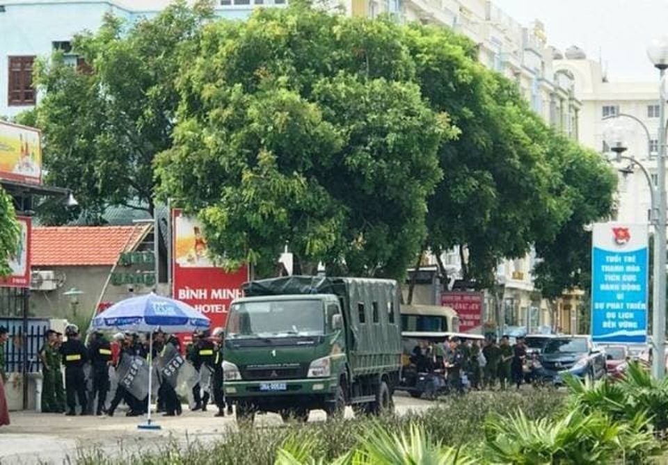 Vụ đánh nhau náo loạn khu du lịch: Bắt đại ca Cự “bài” - 1 Vụ đánh nhau náo loạn khu du lịch: Bắt đại ca Cự “bài” - 1