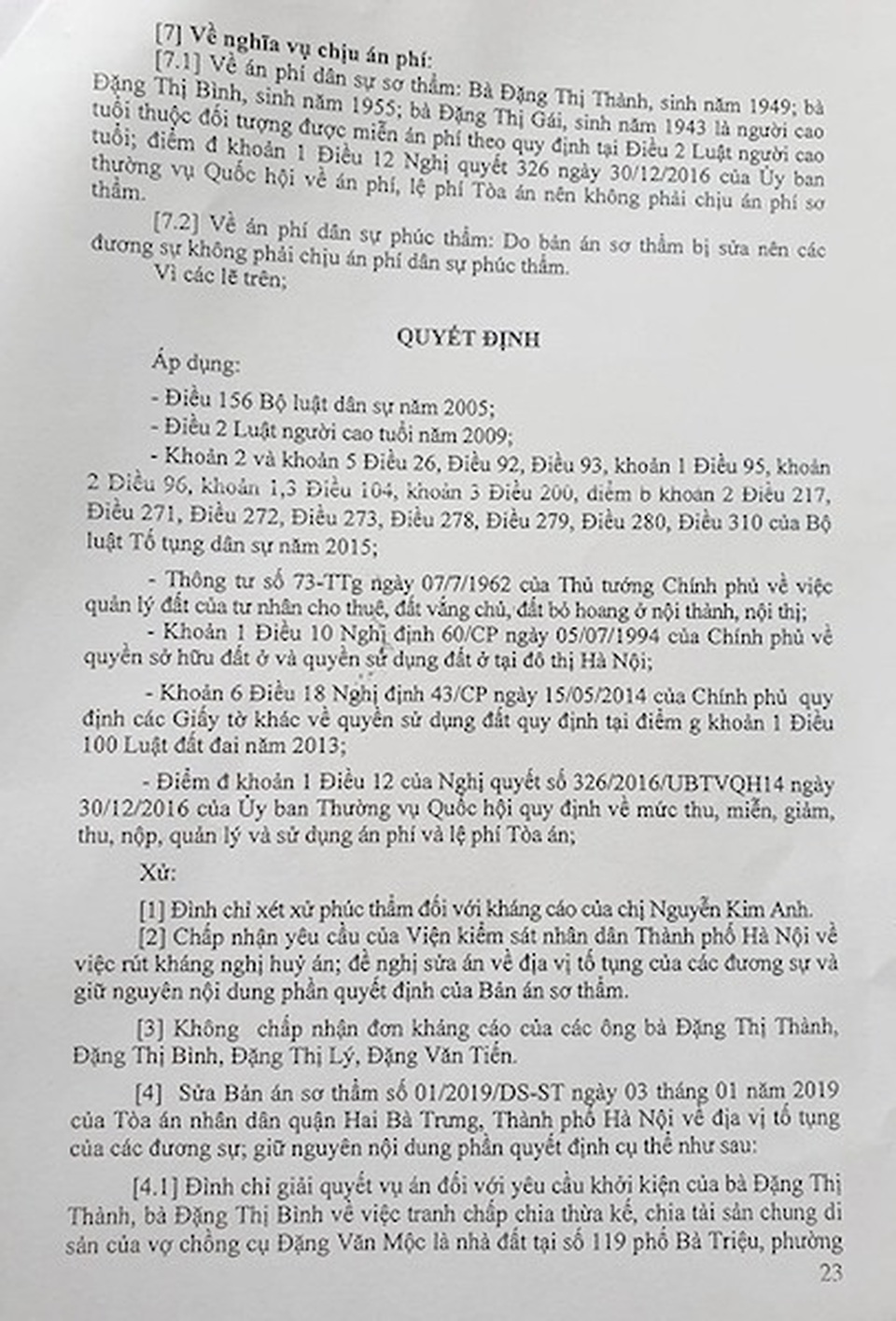 Hà Nội: Phó chủ tịch quận ký văn bản khiến cụ bà 77 tuổi “cạn nước mắt” xin cấp sổ đỏ - 2 Hà Nội: Phó chủ tịch quận ký văn bản khiến cụ bà 77 tuổi “cạn nước mắt” xin cấp sổ đỏ - 2