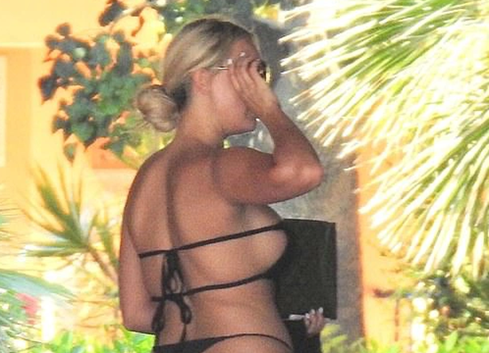Amber Turner diện áo tắm nóng bỏng - 7 Amber Turner diện áo tắm nóng bỏng - 7