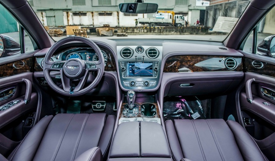 Bentayga V8 phiên bản 100 năm đầu tiên tại Việt Nam do chính chủ nhân xây dựng cấu hình - 4 Bentayga V8 phiên bản 100 năm đầu tiên tại Việt Nam do chính chủ nhân xây dựng cấu hình - 4