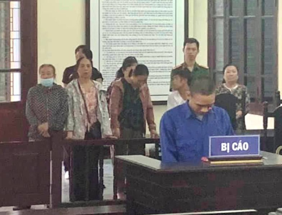 Nguyên Bí thư Đoàn thanh niên phường lĩnh 2 năm tù vì tội dâm ô - 1 Nguyên Bí thư Đoàn thanh niên phường lĩnh 2 năm tù vì tội dâm ô - 1