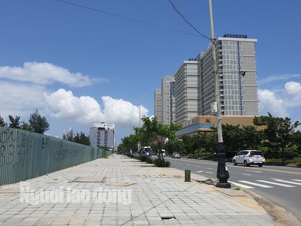 Cận cảnh phố Trung Quốc dọc sân bay Nước Mặn Đà Nẵng - 3 Cận cảnh phố Trung Quốc dọc sân bay Nước Mặn Đà Nẵng - 3