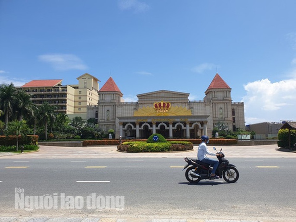 Cận cảnh phố Trung Quốc dọc sân bay Nước Mặn Đà Nẵng - 9 Cận cảnh phố Trung Quốc dọc sân bay Nước Mặn Đà Nẵng - 9