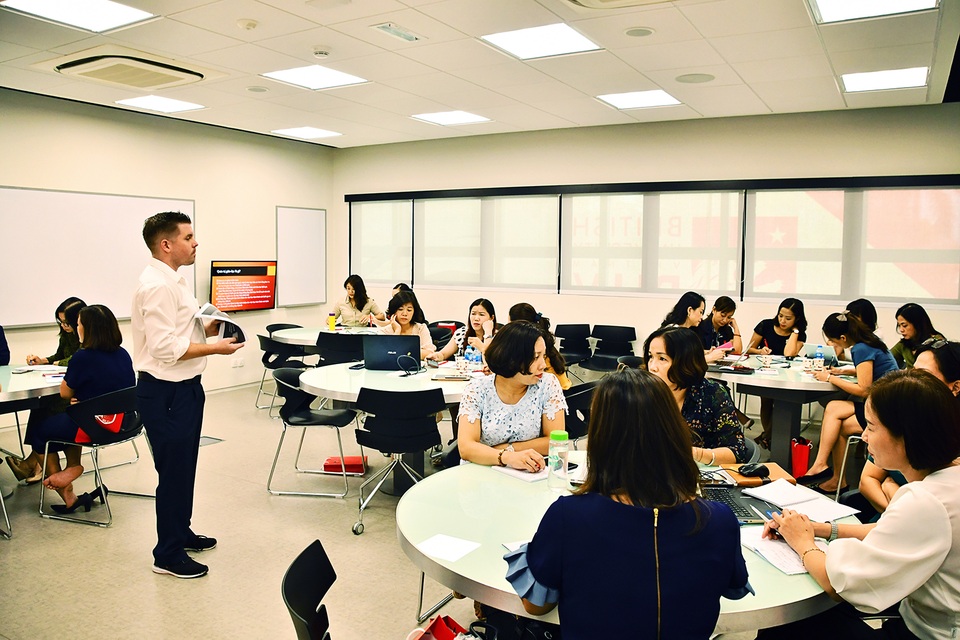 Hà Nội: Đưa 450 hiệu trưởng, giáo viên đi bồi dưỡng năng lực quản lý, chuyên môn hiện đại - 2 Hà Nội: Đưa 450 hiệu trưởng, giáo viên đi bồi dưỡng năng lực quản lý, chuyên môn hiện đại - 2