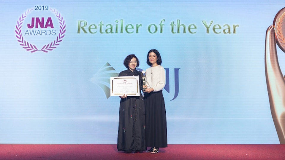 Bà Cao Thị Ngọc Dung cùng PNJ đoạt cú đúp giải Oscar ngành kim hoàn châu Á - 3 Bà Cao Thị Ngọc Dung cùng PNJ đoạt cú đúp giải Oscar ngành kim hoàn châu Á - 3