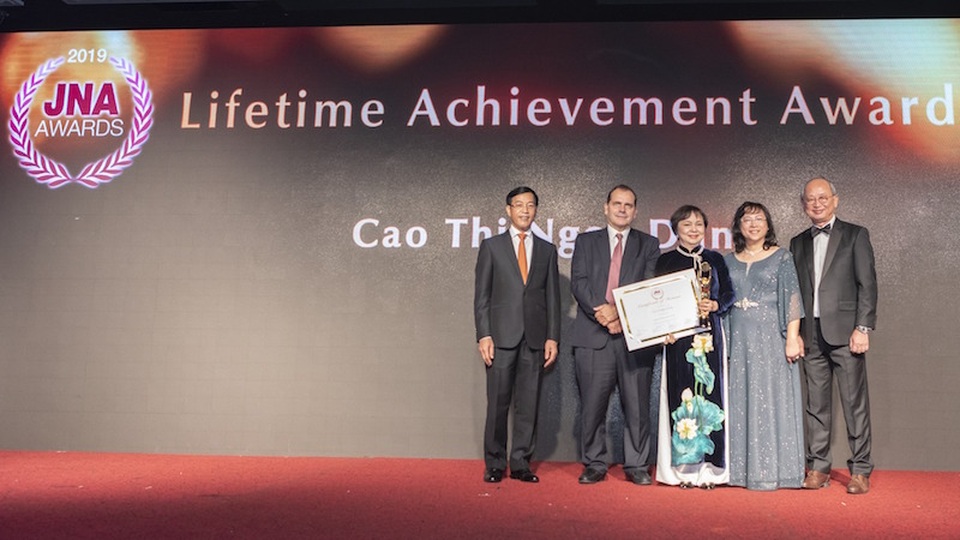 Bà Cao Thị Ngọc Dung cùng PNJ đoạt cú đúp giải Oscar ngành kim hoàn châu Á - 5 Bà Cao Thị Ngọc Dung cùng PNJ đoạt cú đúp giải Oscar ngành kim hoàn châu Á - 5