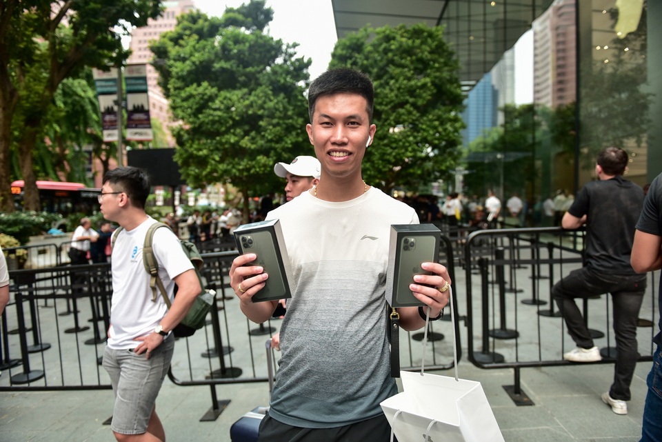 Những chiếc iPhone 11 đầu tiên trên thế giới về tay người Việt Nam - 4 Những chiếc iPhone 11 đầu tiên trên thế giới về tay người Việt Nam - 4