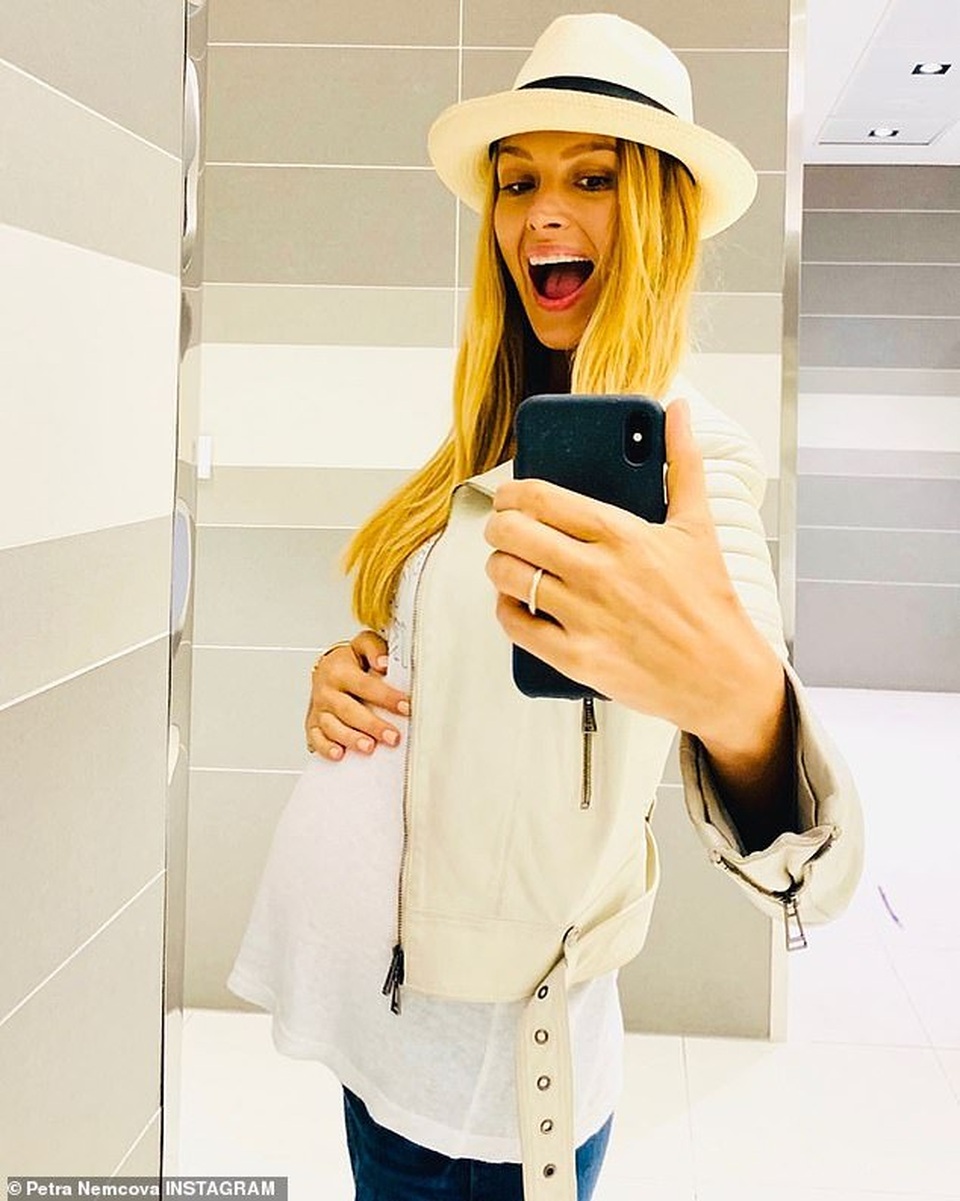 Petra Nemcova mang thai ở tuổi 40 - 2