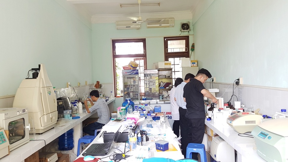 Huế: Tân sinh viên ngành Thú y tò mò xem cách chữa bệnh cho thú cưng - 10 Huế: Tân sinh viên ngành Thú y tò mò xem cách chữa bệnh cho thú cưng - 10