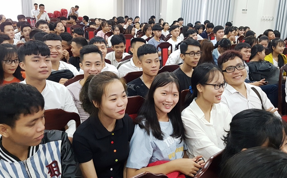 Huế: Tân sinh viên ngành Thú y tò mò xem cách chữa bệnh cho thú cưng - 5 Huế: Tân sinh viên ngành Thú y tò mò xem cách chữa bệnh cho thú cưng - 5