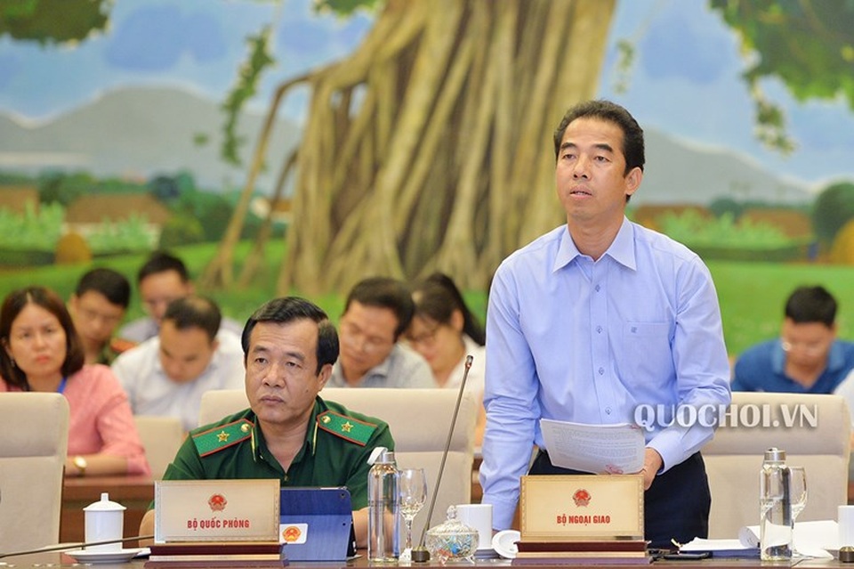 Miễn thị thực cho người nước ngoài vào khu kinh tế ven biển? - 2 Miễn thị thực cho người nước ngoài vào khu kinh tế ven biển? - 2