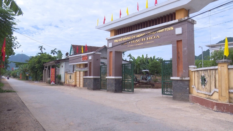 Chưa vào biên chế, 2 cán bộ xã vẫn hưởng lương công chức suốt 10 năm - 1 Chưa vào biên chế, 2 cán bộ xã vẫn hưởng lương công chức suốt 10 năm - 1