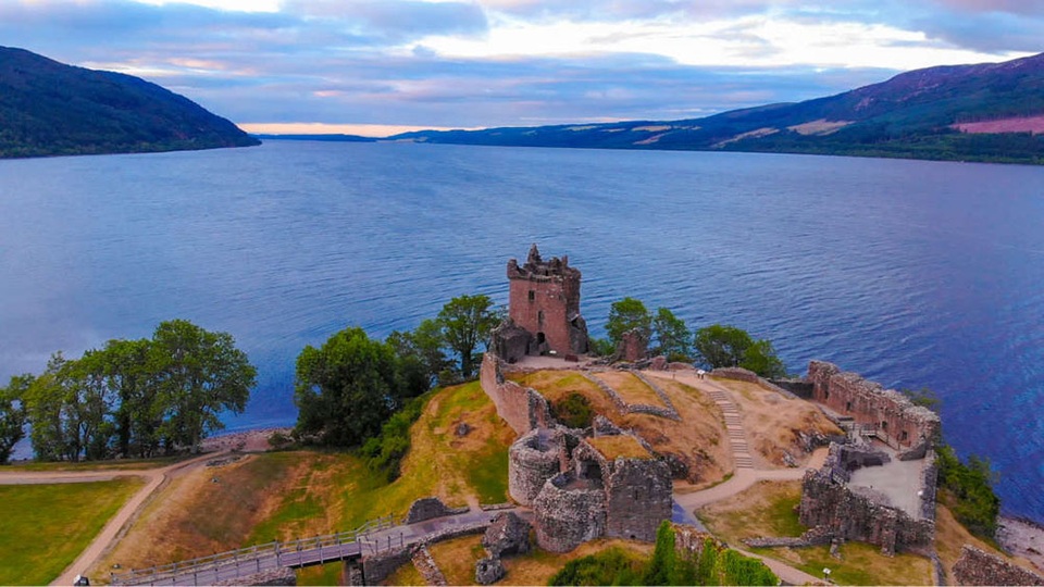 Quái vật hồ Loch Ness có thể là… lươn khổng lồ - 1 Quái vật hồ Loch Ness có thể là… lươn khổng lồ - 1
