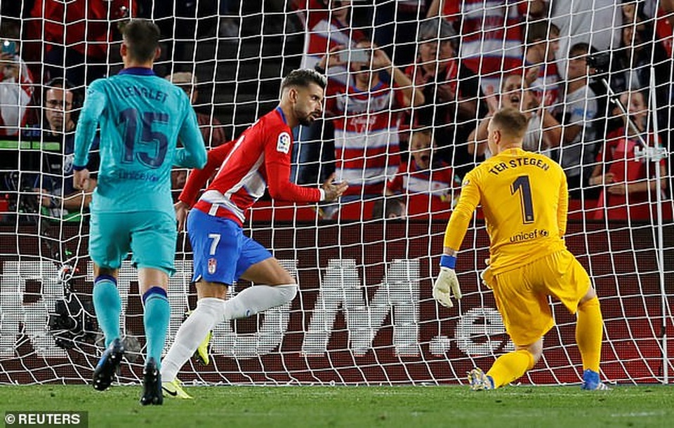 Barcelona thua sốc Granada trong ngày Messi tái xuất ở La Liga - 2 Barcelona thua sốc Granada trong ngày Messi tái xuất ở La Liga - 2