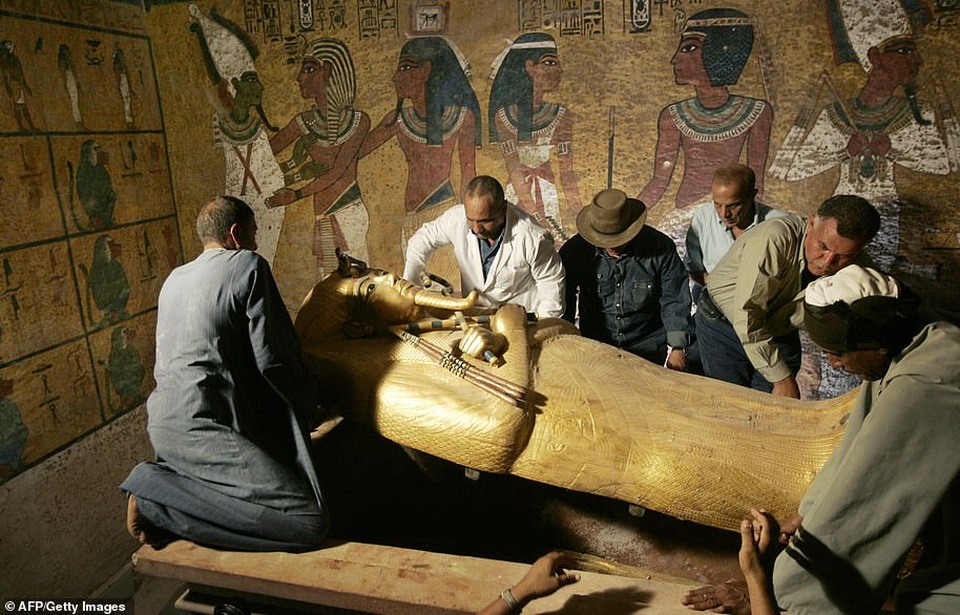 Chiêm ngưỡng quách nạm vàng của Pharaoh Ai Cập Tutankhamun - 10