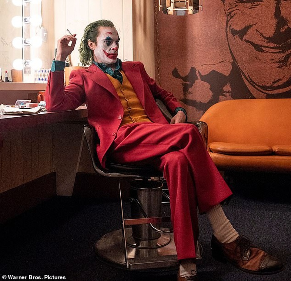 Hành trình giảm hơn 23kg để Joaquin Phoenix nhập vai diễn Joker điên loạn - 1