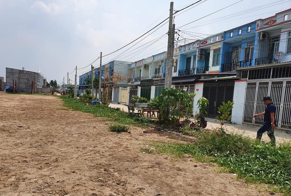 Hàng trăm ha đất cấm bị xẻ thịt: 454 giấy phép xây dựng “hô biến” thành 2.200 căn nhà! - 6 Hàng trăm ha đất cấm bị xẻ thịt: 454 giấy phép xây dựng “hô biến” thành 2.200 căn nhà! - 6