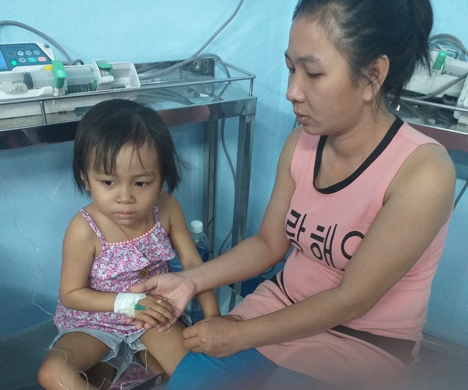 Người mẹ đơn thân cầu xin mọi người cứu con gái 4 tuổi - 6 Người mẹ đơn thân cầu xin mọi người cứu con gái 4 tuổi - 6